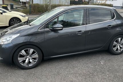 Peugeot 208 182.500 km 3.750 &euro; Siegen 57078