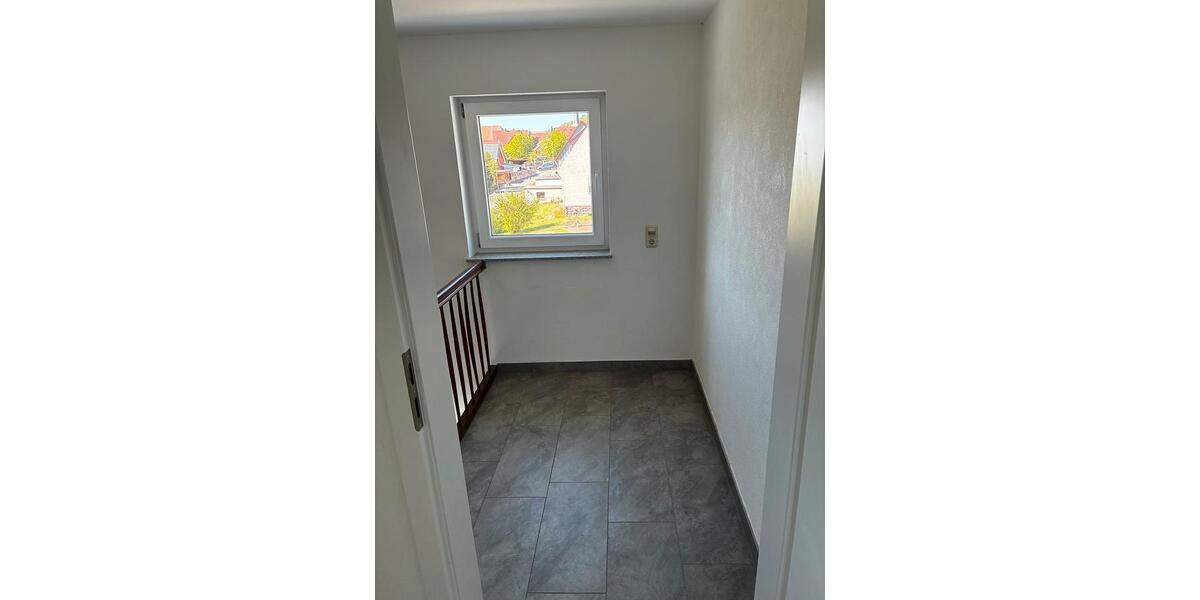 Dachgeschoßwohnung Lohr am Main - 5 Zimmer, 90 m&sup2;, 1.000&euro; | Angebot:26482745