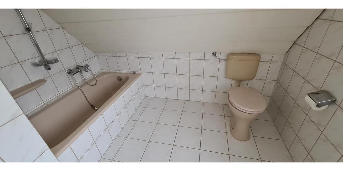 beziehbares Einfamilienhaus in ruhiger Dorflage nahe Hermsdorf, Preis VB - Einfamilienhaus Stadtroda | Angebot:27156293