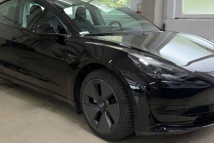 Tesla Model 3 59.411 km 27.590 &euro; Hamburg 22043