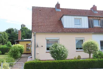 Doppelhaushälfte in zentraler, ruhiger Lage 5 zimmer