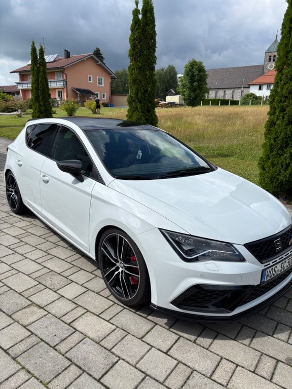 Seat Leon 87.000 km 21.999 € Neureichenau 94089