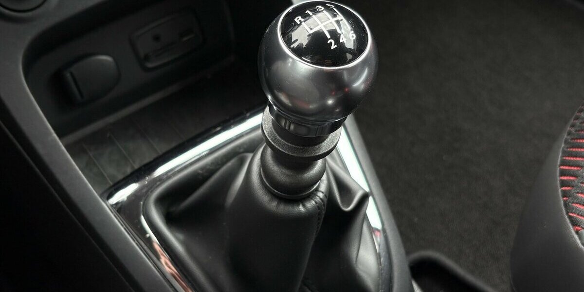 Renault Captur 1.2 XMOD KAMERA/NAVI/SHZ/KLIMA/KEYLESS 29.841 km 11.900 &euro; Villingen-Schwenningen 78054