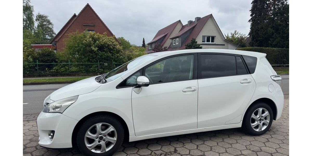 Toyota Verso 215.000 km 7.300 &euro; Stelle 21435