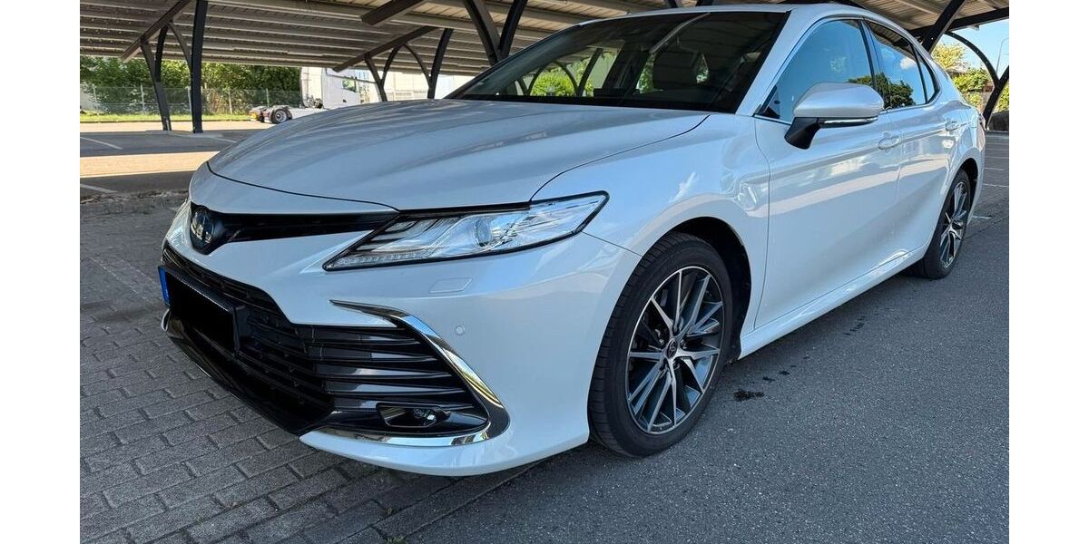Toyota Camry 91.000 km 29.990 &euro; Lahr 77933