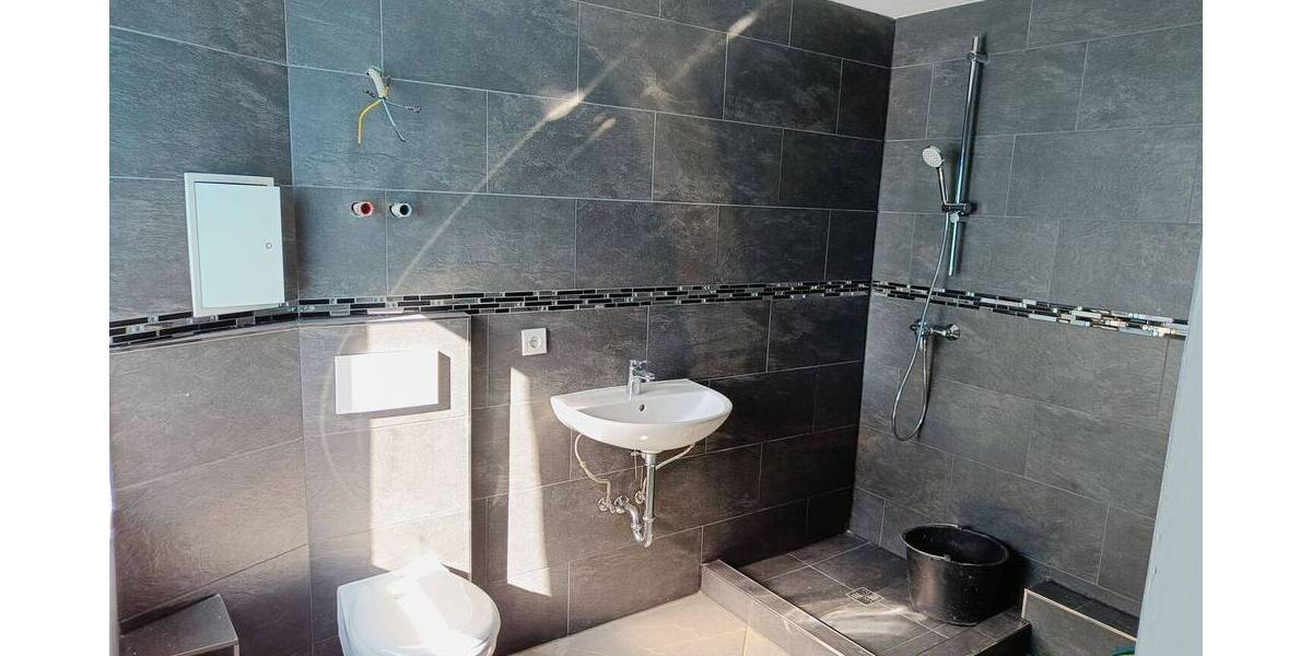 Mehrfamilienhaus, Wohnhaus Halle (Saale) Radewell-Osendorf - 8 Zimmer, 248 m&sup2;, 379.000&euro; | Angebot:26308898
