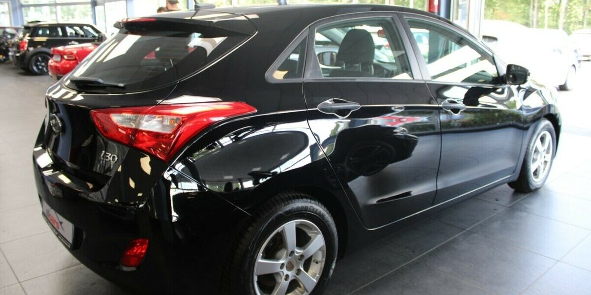 Hyundai i30 1.4 Classic 81.345 km 7.980 &euro; Euskirchen 53881