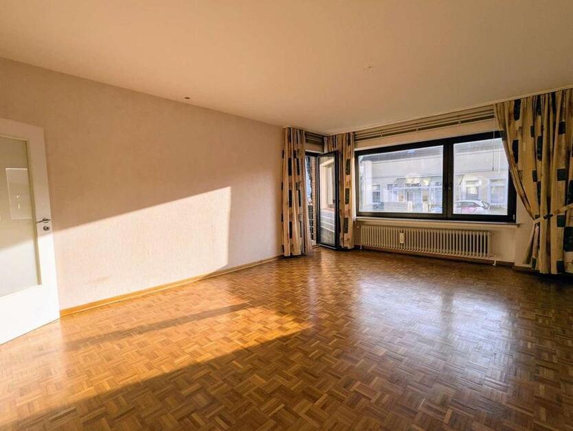 WG-Zimmer in 3er WG nahe Innenstadt | Balkon, Garage, Keller und EBK im Ehnernviertel