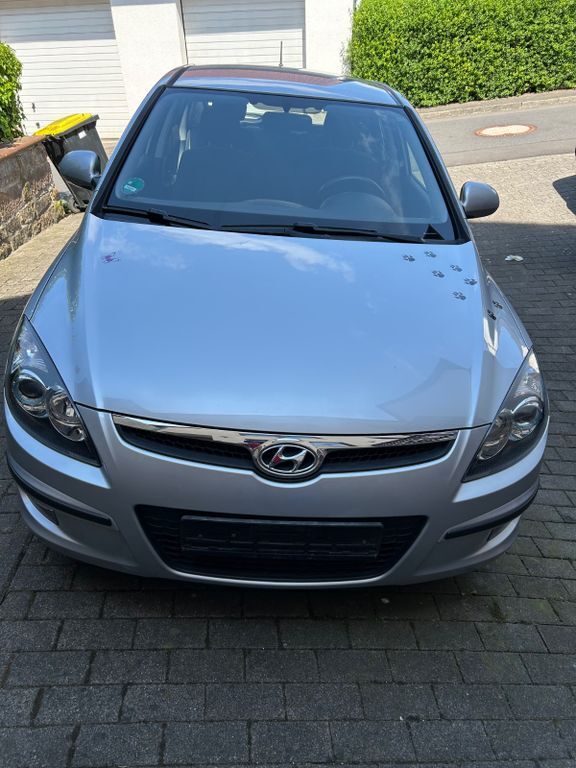 i30