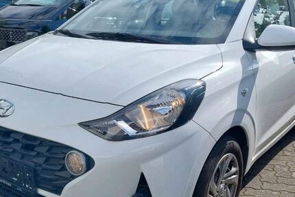 Hyundai i10 12.400 km 11.450 &euro; Neumünster 24536