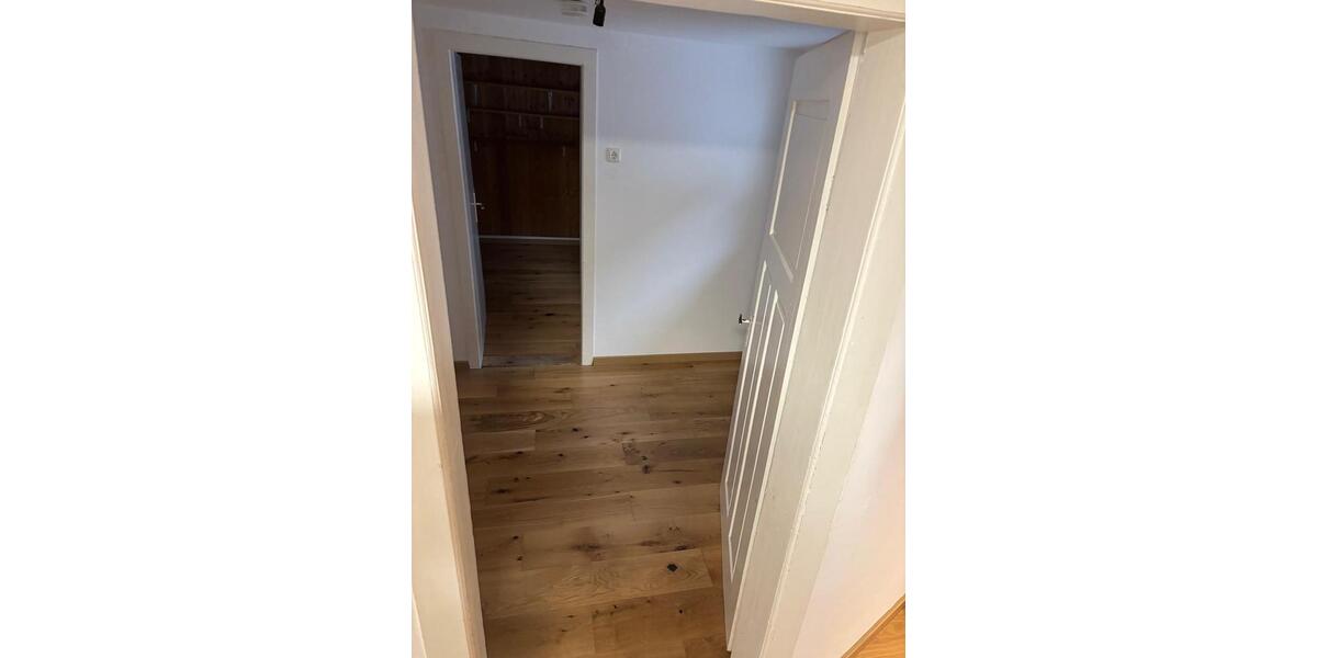 Etagenwohnung Bad Königshofen im Grabfeld - 6 Zimmer, 85 m&sup2;, 650&euro; | Angebot:24599995