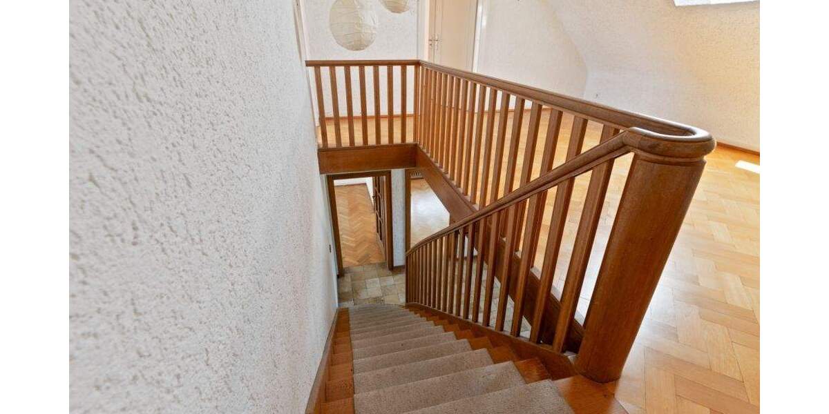 Einfamilienhaus Besigheim - 8 Zimmer, 168 m&sup2;, 695.000&euro; | Angebot:25385178