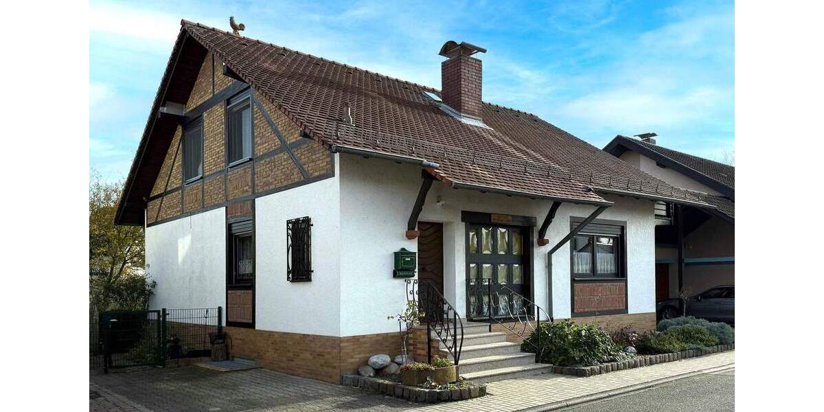 Freistehendes Einfamilienhaus in ruhiger Lage von Brühl - mit großem Garten und viel Potenzial 5 zimmer