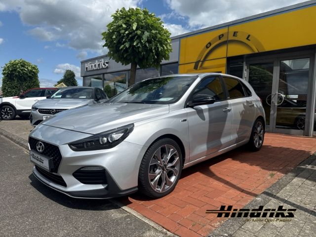 i30