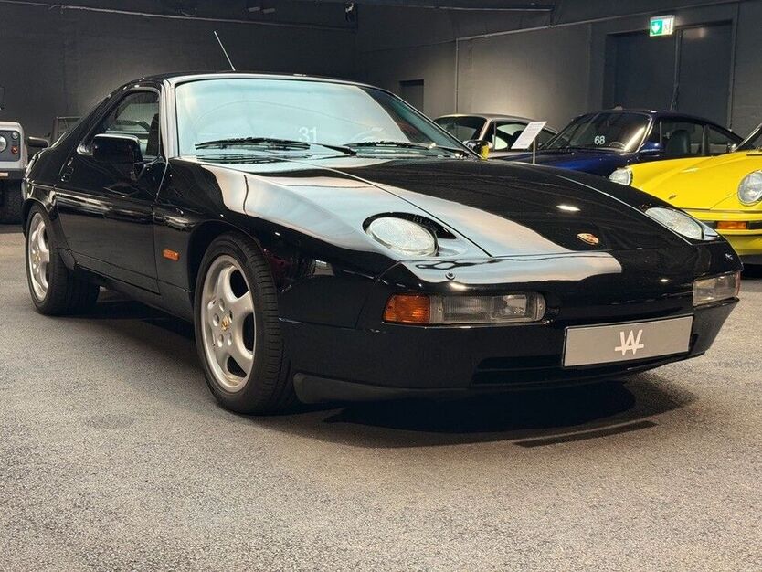 928