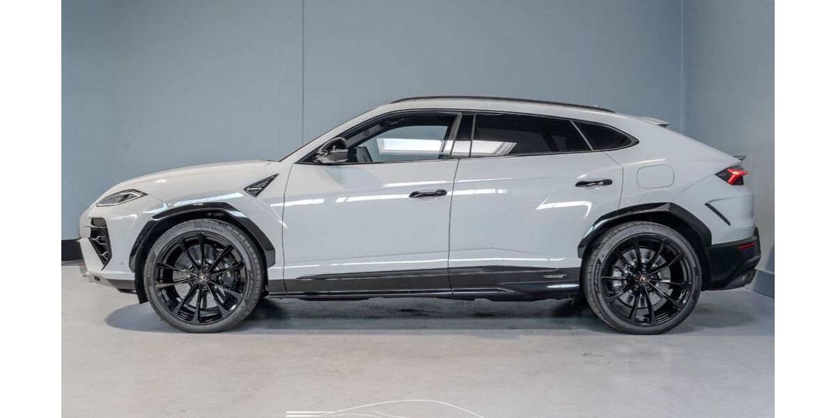 Lamborghini Urus 6.500 km 321.181 &euro; Hamburg 22339