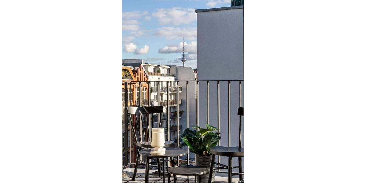 Stilvolles, möbliertes Wohnen mit Blick zum Fernsehturm 3 zimmer