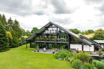 Haus Hellenthal - 7 Zimmer, 396 m&sup2;, 895.000&euro; | Angebot:26933958