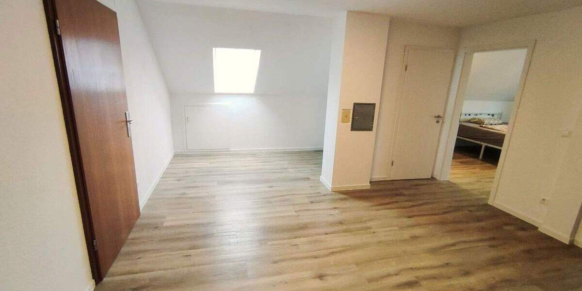 Etagenwohnung Laichingen - 6 Zimmer, 120 m&sup2;, 1.300&euro; | Angebot:25449408