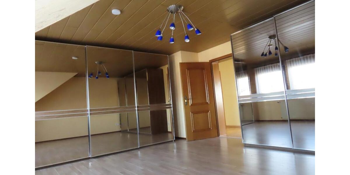 Wohnung 93 qm, 4 ZKB incl. Loggia im 2. OG 4 zimmer