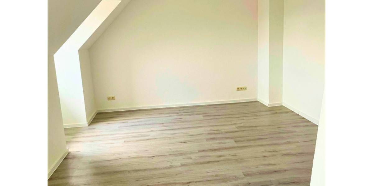 Dachgeschoßwohnung Wilhelmshaven - 2 Zimmer, 45 m&sup2;, 400&euro; | Angebot:25960045