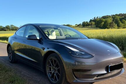 Tesla Model 3 49.300 km 27.500 &euro; Hohenroth 97618
