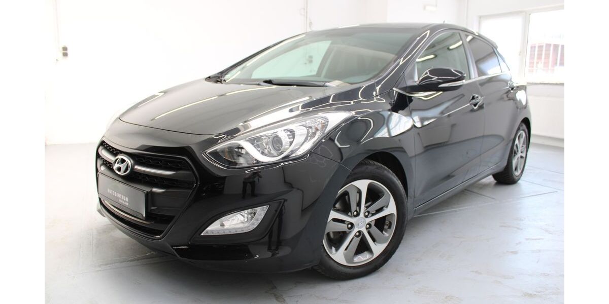 Hyundai i30 135.377 km 7.990 &euro; Düsseldorf 40233