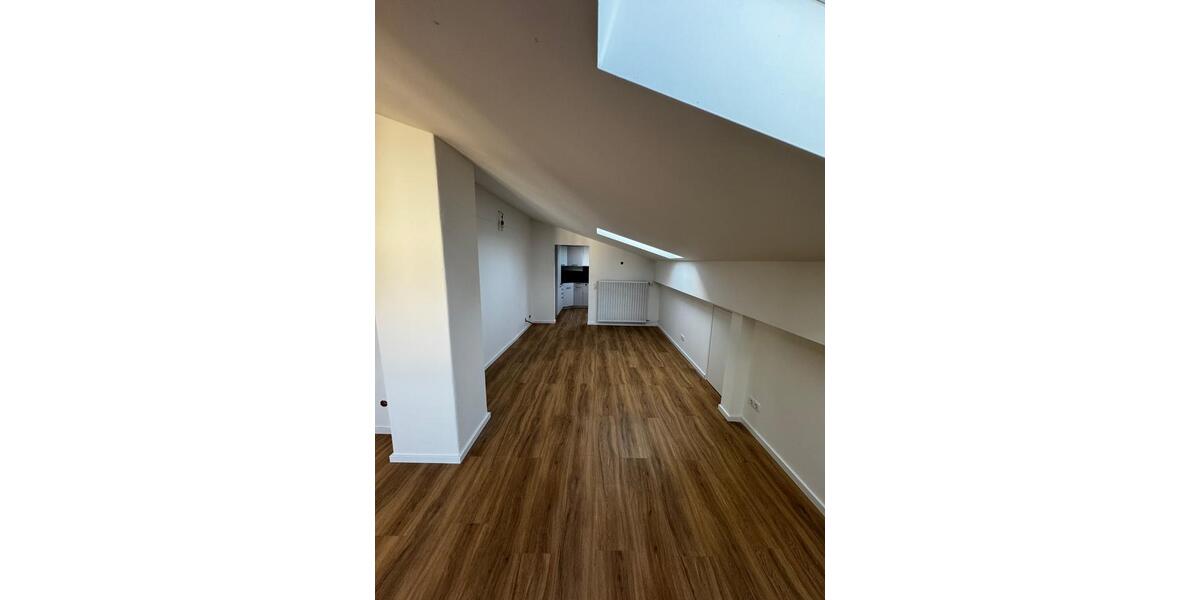 Dachgeschoßwohnung Altenmarkt an der Alz - 1.5 Zimmer, 78 m&sup2;, 900&euro; | Angebot:25403417