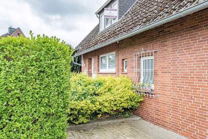 Zwei Wohnungen, ein Gartenparadies - Vielseitiges Haus in ruhiger Lage von Jever 7 zimmer