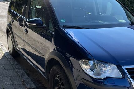VW Touran 244.000 km 2.950 € München 81825