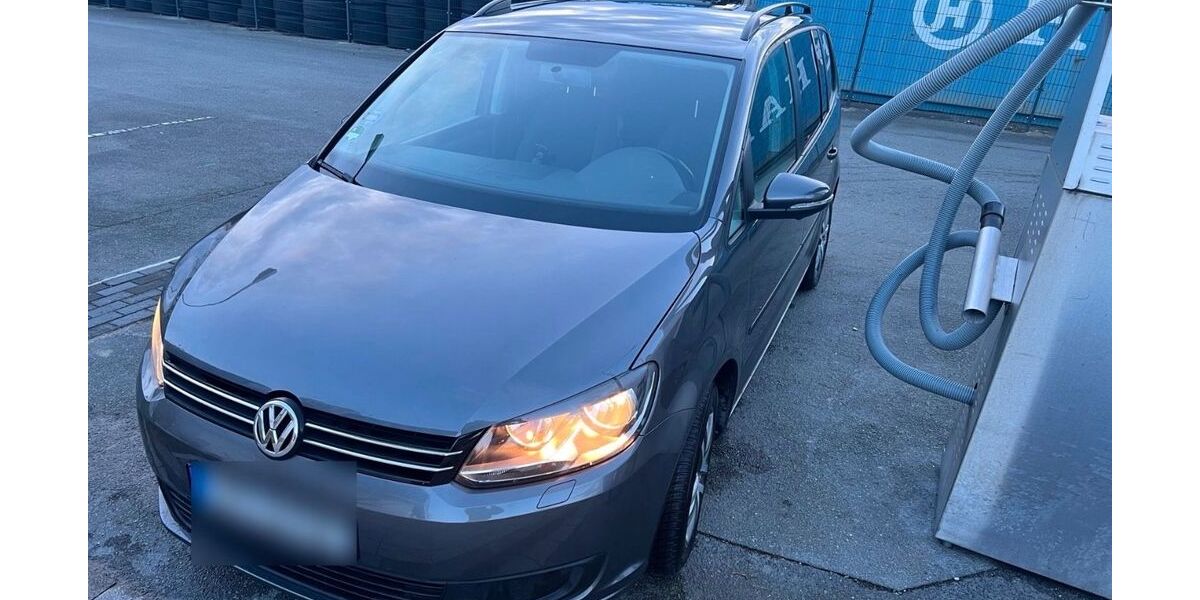 VW Touran 213.000 km 5.800 &euro; Salzgitter 38229