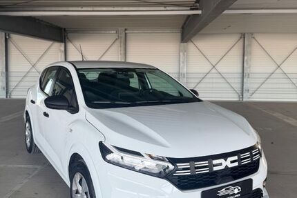 Dacia Sandero 10.300 km 13.850 &euro; München 81249