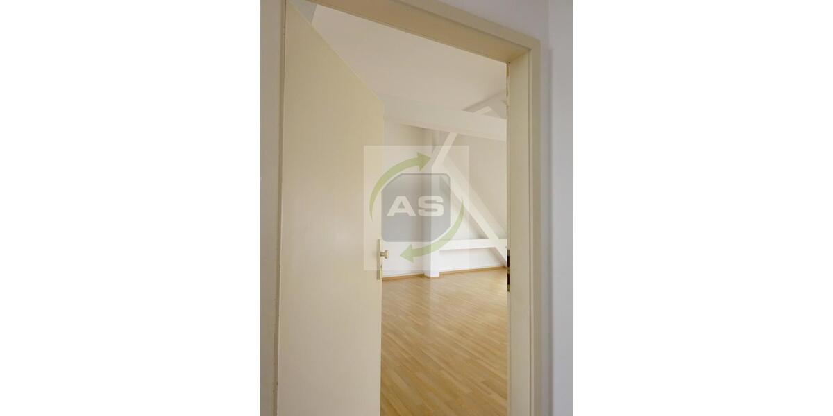 Dachgeschoßwohnung Zwickau - 2 Zimmer, 58 m&sup2;, 349&euro; | Angebot:24877898