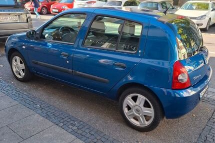 Renault Clio 145.000 km 2.300 &euro; Stuttgart 70376