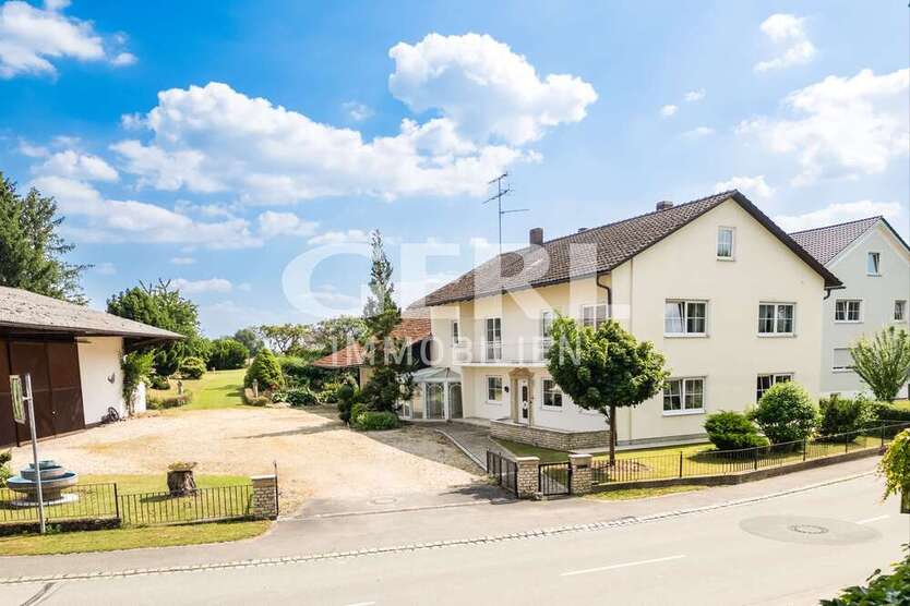 Haus zum Kaufen in Straubing 879.000 € 246.29 m²