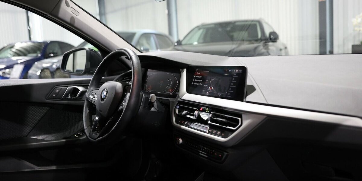 BMW 120d Advantage / LED / LIVE-COCKPIT-PRO+NAVI+ 98.000 km 20.991 &euro; Hamm 59077