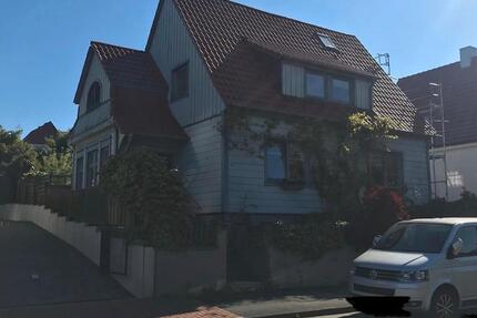 Osterode: Großes 8-Zimmer-Haus mit Keller und Garten zimmer