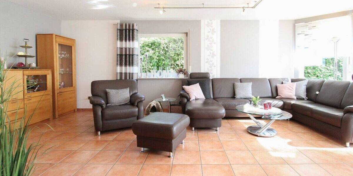 Einfamilienhaus Paderborn Sennelager - 8 Zimmer, 243 m&sup2;, 595.000&euro; | Angebot:26826411