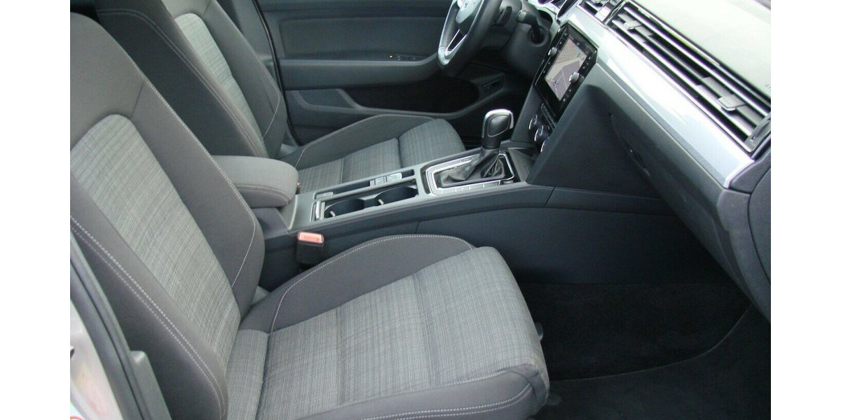 VW Passat 2.0TDi Business Panorama ACC IQ.Light 141.589 km 17.980 &euro; Falkensee 14612