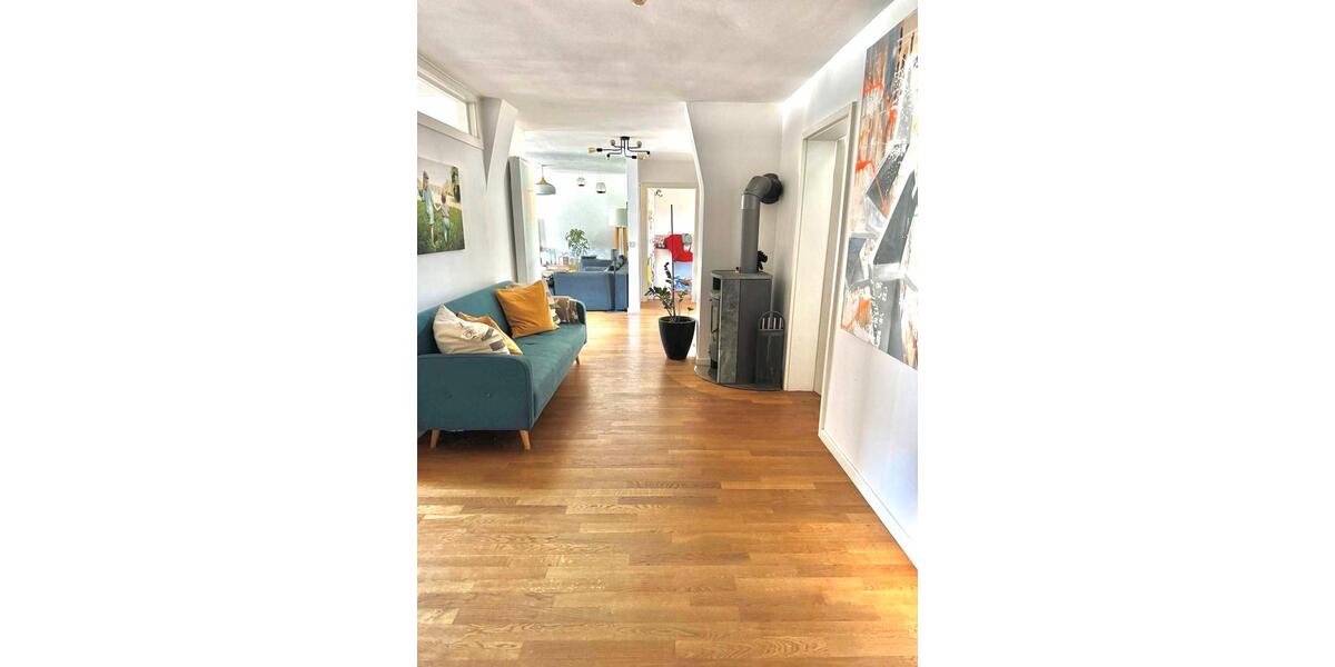 Dachgeschoßwohnung Wiesbaden Biebrich - 5 Zimmer, 122 m&sup2;, 529.000&euro; | Angebot:25570908
