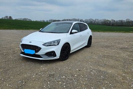 Ford Focus 74.000 km 21.700 &euro; Rot am See 74585