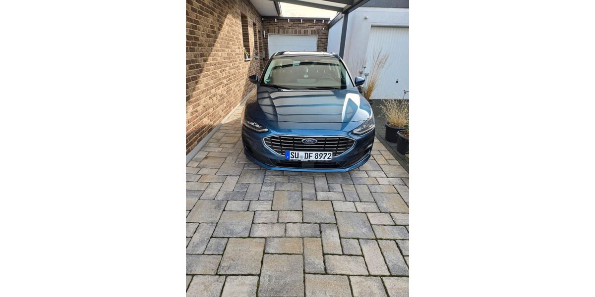 Ford Focus 11.400 km 25.499 € Niederkassel 53859