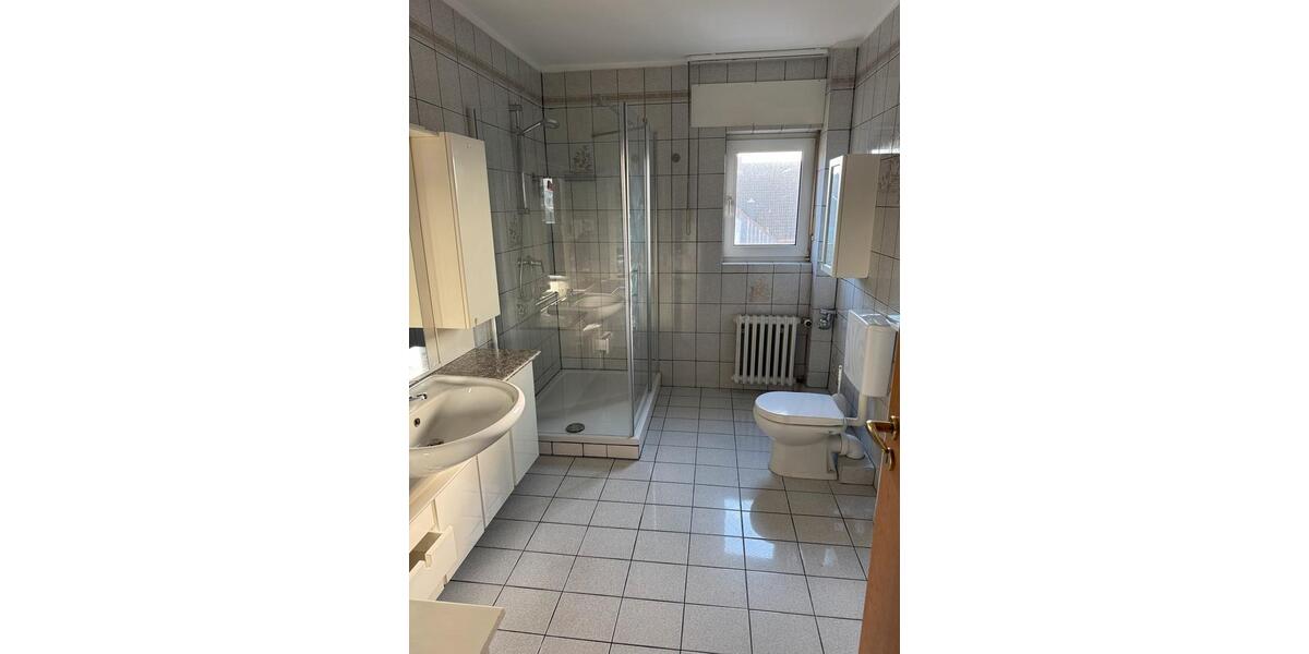 Etagenwohnung Lollar - 6 Zimmer, 135 m&sup2;, 1.150&euro; | Angebot:26349851