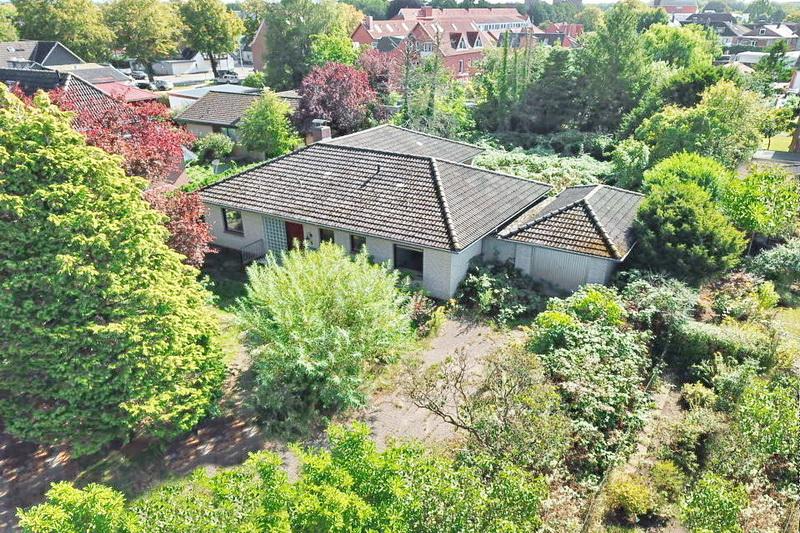 Winkelwalmdachbungalow im Dornröschenschlaf sucht Familie zum Wachküssen * Schatz im Garten inkl. * - Bungalow Bad Bramstedt | Angebot:10386644