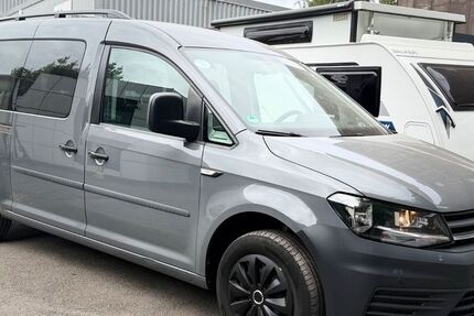 VW Caddy 174.100 km 10.700 &euro; Duisburg 47249