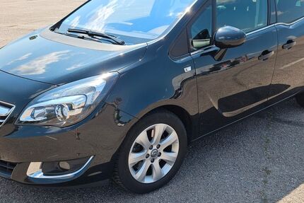 Opel Meriva 92.000 km 9.990 &euro; Riesa 01589