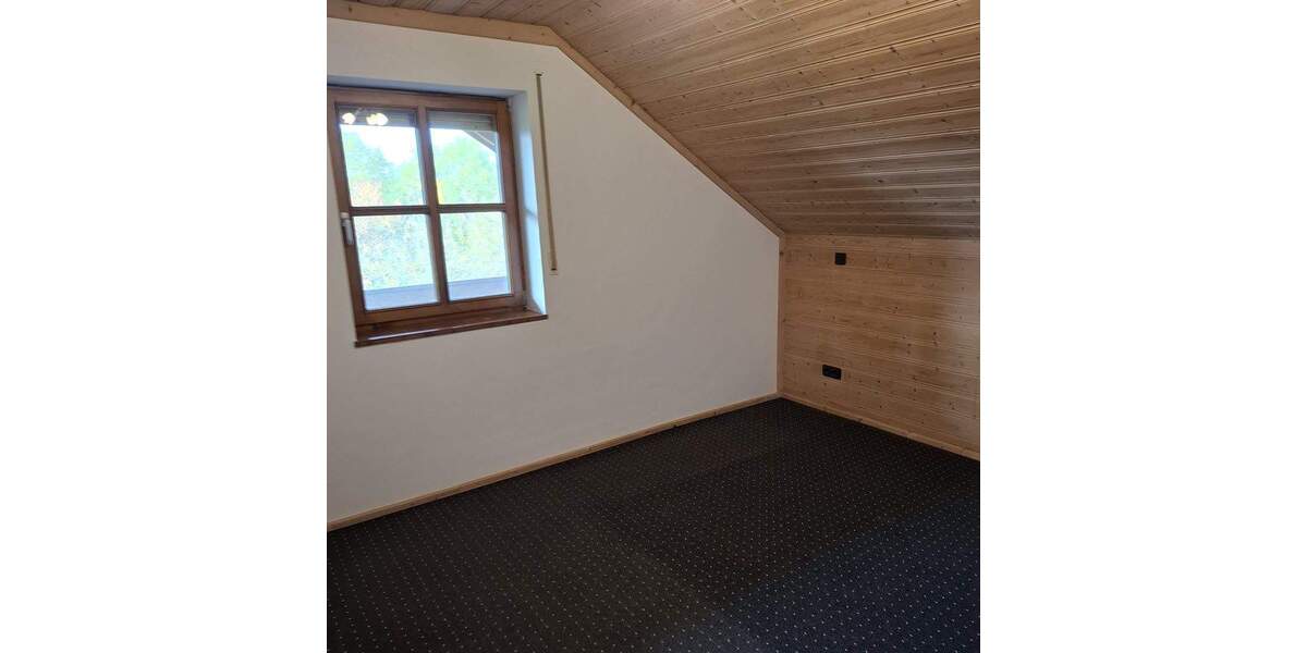 Etagenwohnung Baunach - 3 Zimmer, 105 m&sup2;, 800&euro; | Angebot:23948057