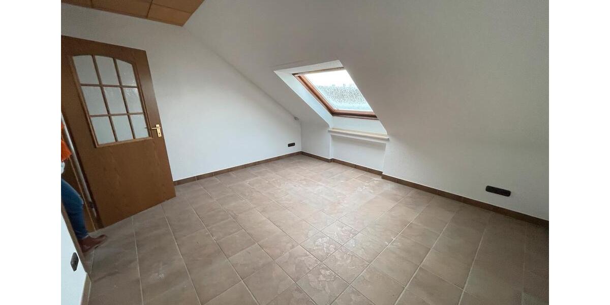 Helle Dachgeschosswohnung zu vermieten | 2 Zimmer | 70qm 2 zimmer