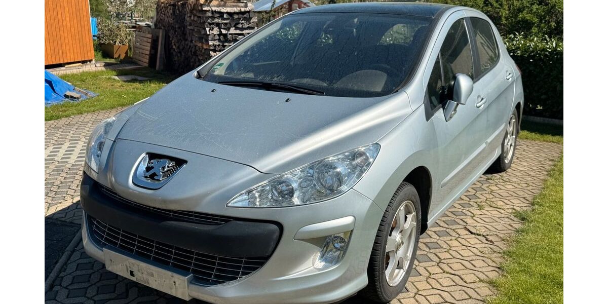 Peugeot 308 112.000 km 2.700 &euro; Cölbe 35091