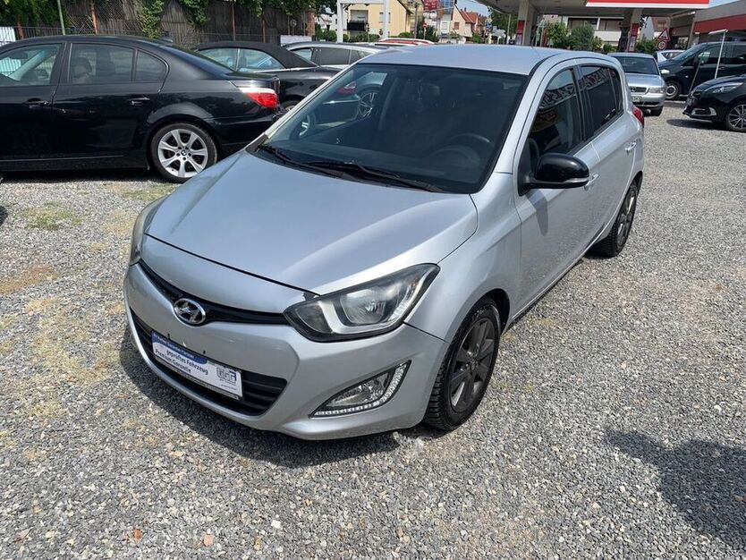 i20